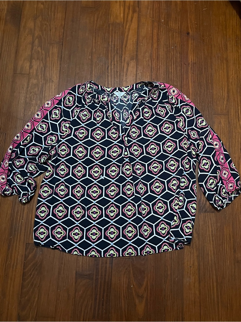 Crown & Ivy Navy Blouse with Pink Yellow Geometric Print 2X
